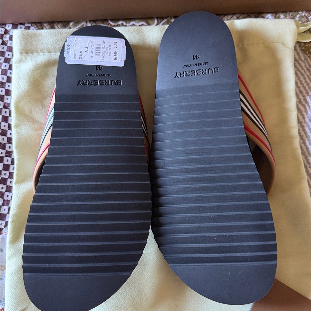 Burberry Clintonville Thong Sandals NWT MENS SZ 41 3D Icon Stripe Sandals IN BOX - Picture 3 of 11
